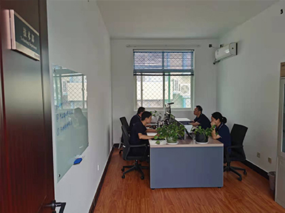 汽車工業成形裝備